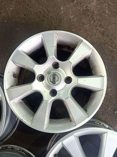 Диски бу литые R15 Y на Nissan
