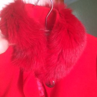 Новое красное пальто с мехом и подкладкой