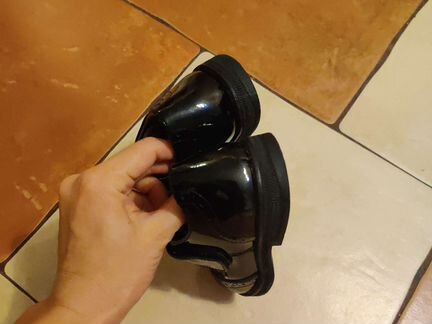 Ботинки новые натуральная лакированная кожа