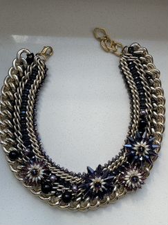 Колье (бижутерия)