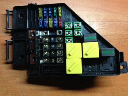 Блок предохранителей новый Freelander 1 Фрилендер