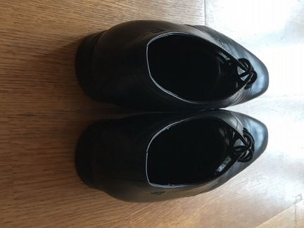 Чёрные кожаные туфли Hugo boss