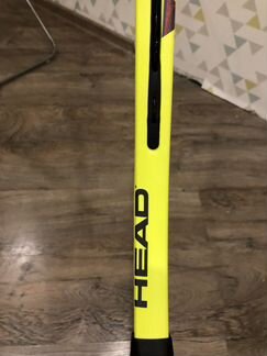 Теннисная ракетка