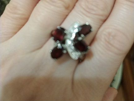 Серебряный комплект с гранатами