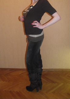 Оригинальные джинсы-капри+ кофточки и сапожки