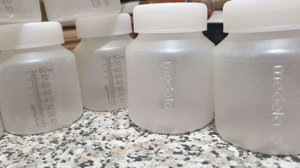 Баночки medela для грудного молока