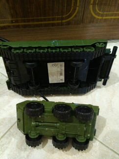 Танки, экскаватор и машинка