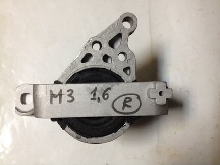 Опора двигателя правая Мазда 3