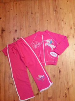 Костюмы новые на девочку р-р 110, 104, Турция