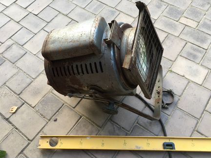 Винтажный прожектор