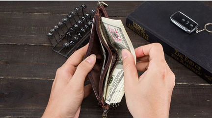 Кошелек из натуральной кожи на цепочке