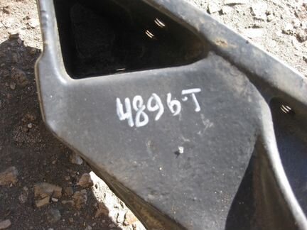 Кронштейн крепления цилиндра подъёма кабина-бампер