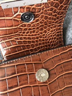 Мини-сумка liars&lovers с эффектом крокодиловой ко