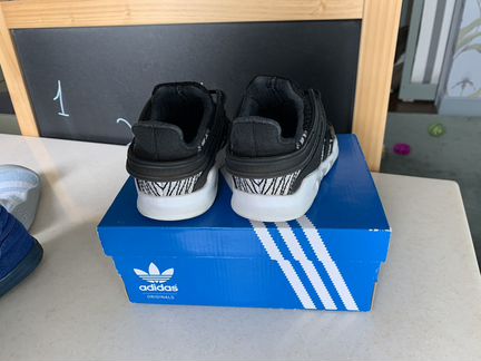 Кроссовки Adidas