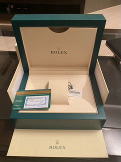 Продаю оригинальную коробку от часов Rolex daytona