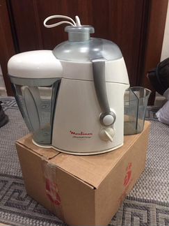 Соковыжималка Moulinex Frutti Pro