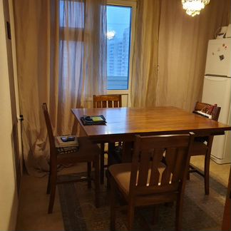 Стол кухонный из малайзийского дерева+стулья
