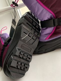 Sorel новые зимние сапоги подростковые / женские