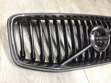 Решетка радиатора Volvo Xc60
