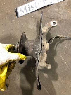 Кулак передний левый Mercedes-Benz E-Class W207