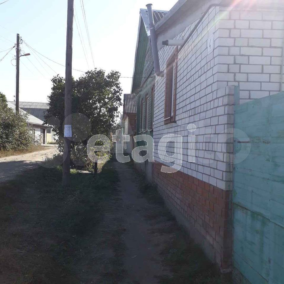 House 82 m2 on a plot 6 hundred.