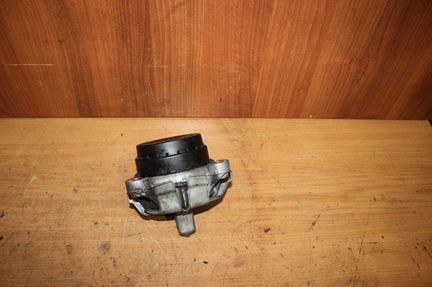 Подушка двигателя 6777365 Bmw 7-Series F01 N54B30
