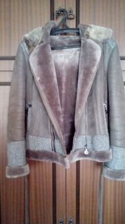 Продаю короткую искусственную курточку-дубленку