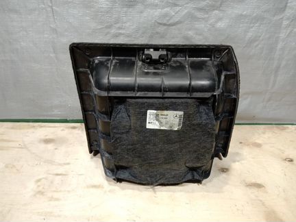 Обшивка багажника Mercedes Benz W204