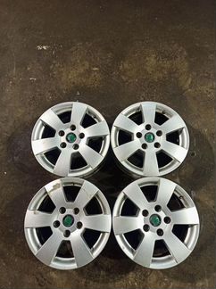 Диски бу оригинал R15 LU на Skoda