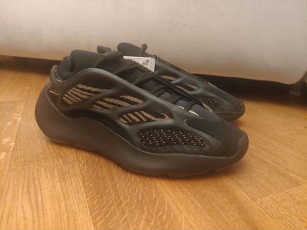 Adidas yeezy boost 700v3 clay brown