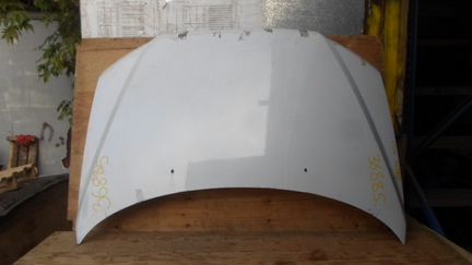 Капот Мицубиси Шариот Грандис N84-94W Chariot