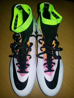 Профессиональные футбольные бутсы nike