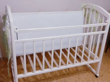 Кровать с матрасом