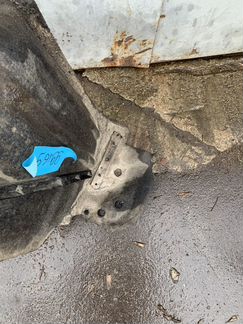 Toyota rav 4 подкрылок передний