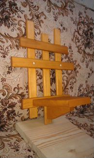 Полка для кашпо из дерева