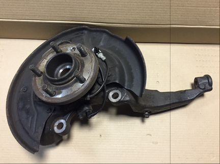 Кулак поворотный левый Range Rover Sport RUB500130