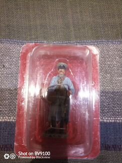 Коллекционные солдатики и журналы