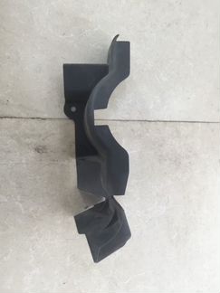 Пыльник бампера передний левый Land Rover Renge