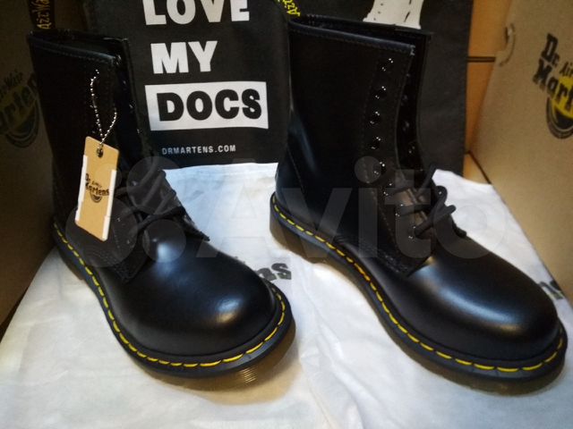 dr martens 1460 black smooth